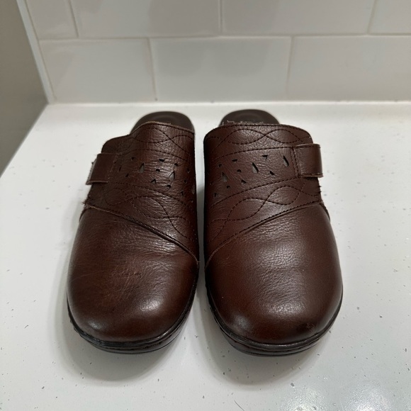 Boc Women’s Born Concepts Mule 7M Brown Leather Slip On Clogs Comfort Shoes Boho - Picture 4 of 9